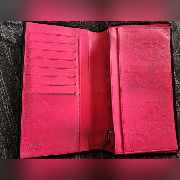 2 PIECES of CHANEL Cambon Signature Long Leather Wallet and Key Holder - Picture 3 of 8